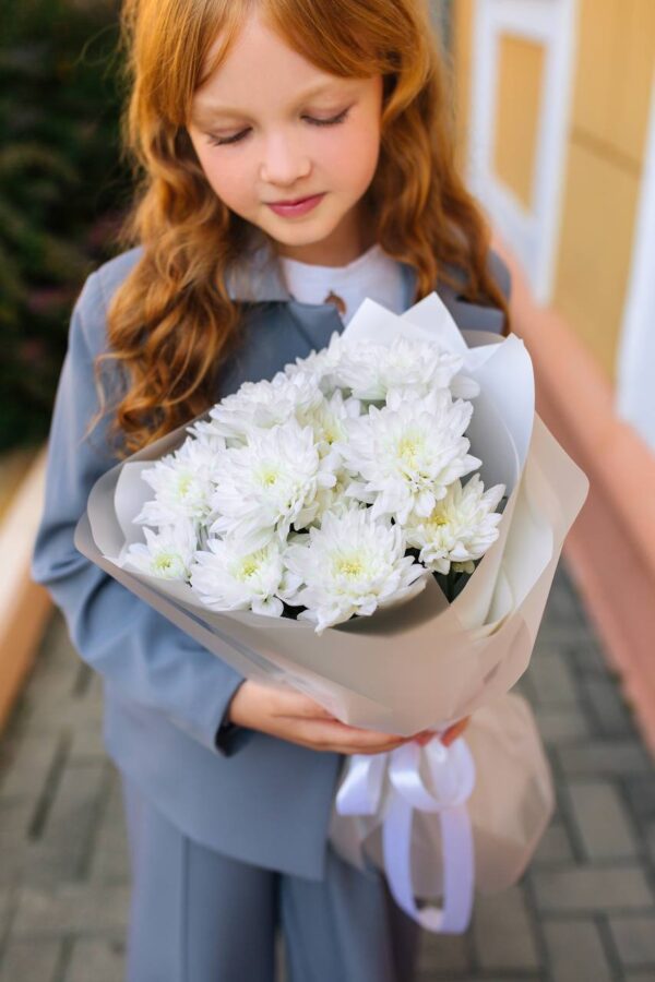 Букет из белоснежных хризантем