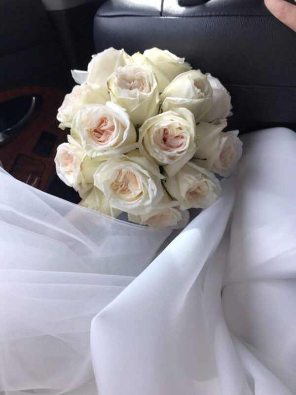 Букет из пионовидных роз White O,Hara